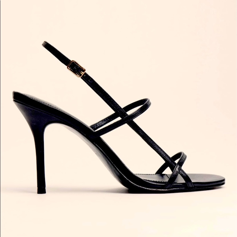 Reformation Isabelle Sandal. Size 8.